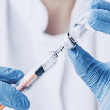 I vaccini? Non ci  saranno in farmacia (in Lombardia, ma non solo…)