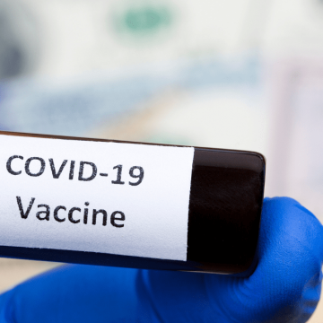Il vaccino c’è ma ora come trasportiamo 20 miliardi di dosi?