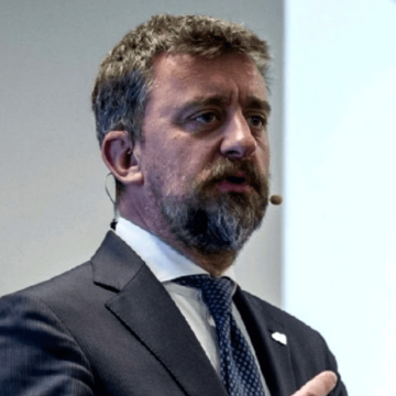“700mila anziani in Fase 2, coinvolto l’esercito”. Il piano Lucchini per i vaccini lombardi