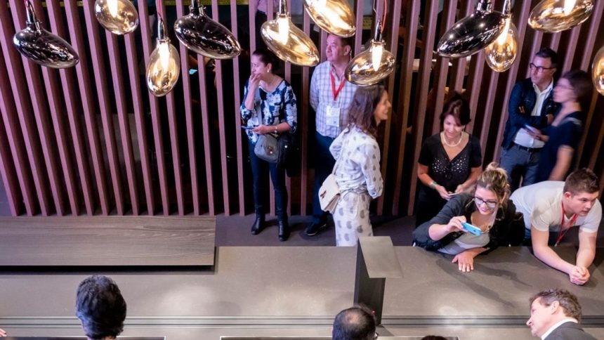 Ode ai coraggiosi del Salone, che hanno sconfitto i disfattisti