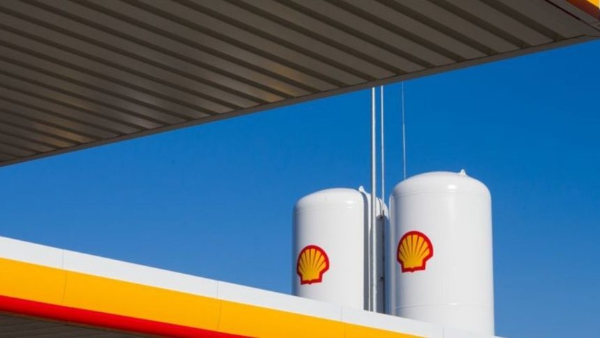 Emissioni co2 in atmosfera, batosta per Chevron, Exxon e Shell: festeggia l’ambiente