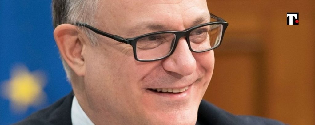Elezioni Roma 2021 Chi E Roberto Gualtieri Candidato Sindaco Pd Che Suona La Chitarra Elezioni Roma 2021 Chi E Roberto Gualtieri Candidato Sindaco Pd Che Suona La Chitarra