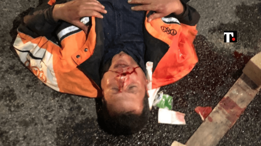 TNT-FedEx, lavoratori Si Cobas in protesta aggrediti da bodyguard privati: uno in ospedale a Pavia. La Questura: “15 giorni di prognosi”