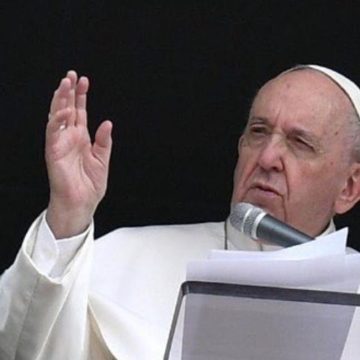 Papa Francesco ricoverato e operato al Gemelli
