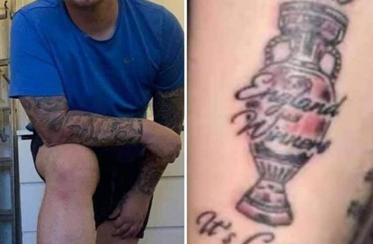 «It's coming home»: tifoso inglese si tatua la coppa della finale «It's coming home»: tifoso inglese si tatua la coppa della finale