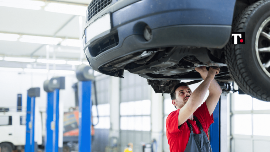 Settore automotive in crisi, in Italia il crollo continua. Ma c’è il boom di Tesla