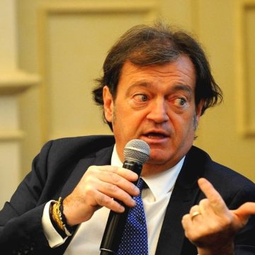 Ricerca sui farmaci. Scaccabarozzi: “Pronti 4,6 mld di investimenti in tre anni”. Farmindustria: Italia prima in Ue per studi Covid