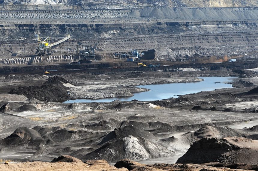 Cina, crolla miniera di carbone: il bilancio è impressionante