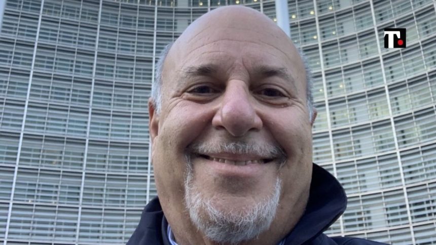 Alan Friedman Ballottaggi, Alan Friedman: “Il voto nelle città? È frutto di un trend mondiale. No vax? Negli Usa uno su tre”.