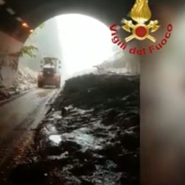 Calabria, tanti i disagi del maltempo. Frana nel cosentino