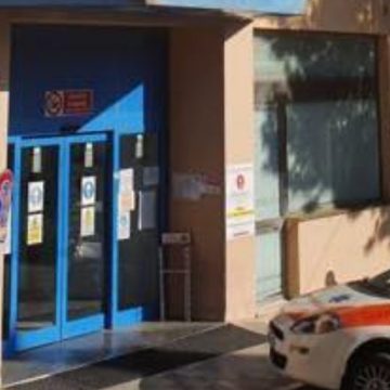 Covid Ancona 14enne in terapia intensiva