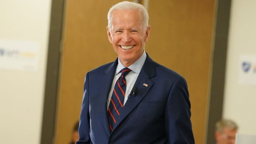 Biden Camilla Cop26, il peto di Biden è virale: fotoreportage da un giornalismo di m…