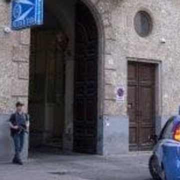 Torino poliziotto morto