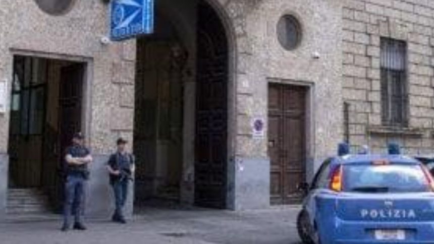 Torino poliziotto morto