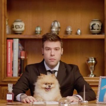 Fedez in politica? Dopo il dominio per le elezioni 2023 arriva il video