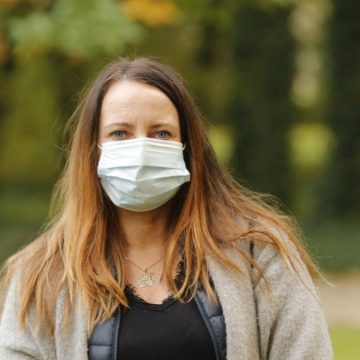 Mascherina all'aperto Mascherina all’aperto, in centro a Milano torna l’obbligo