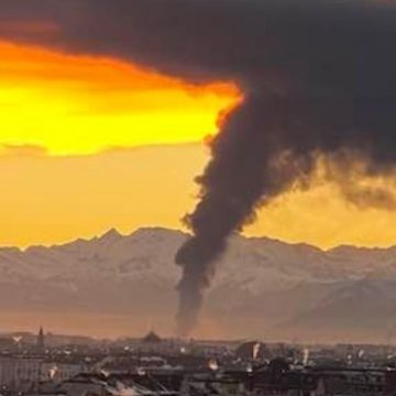 Torino nube nera scuole chiuse Torino nube nera scuole chiuse