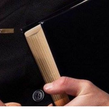 Urla e bestemmie, ragazza assale un frate Urla e bestemmie, ragazza assale un frate