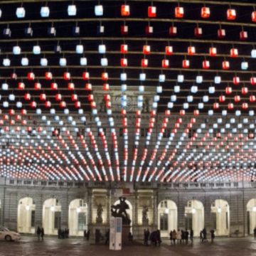 Torino, polemica albero di Natale Torino, polemica albero di Natale
