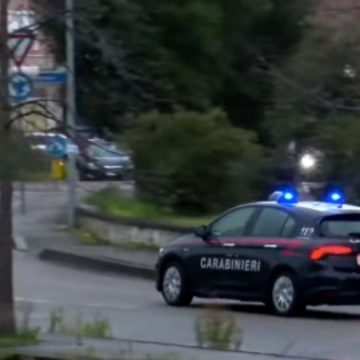 Ruba un auto