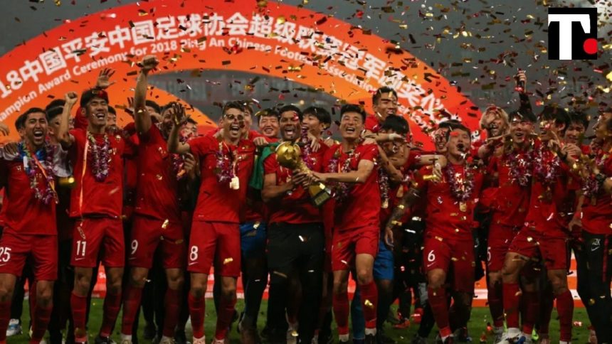 Cina, il pallone è scoppiato: il calcio affonda con i colossi del mattone