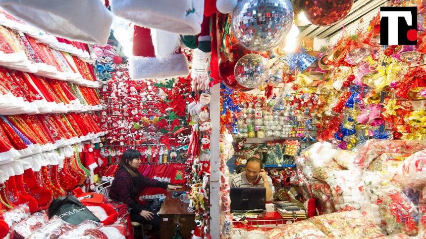 Dentro il “Villaggio di Babbo Natale” (è in Cina e vale 4 miliardi l’anno)
