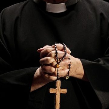 Chiesa cattolica e abusi su minori: i dossier si moltiplicano in tutto il mondo