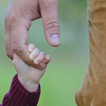 Famiglie omogenitoriali, la sentenza Ue ‘obbliga’ gli Stati a prendere posizione