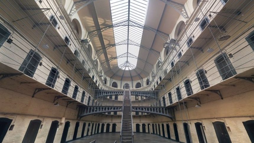 Evasione carcere Vercelli Evasione carcere Vercelli