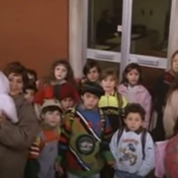 Io speriamo che me la cavo (film): attori, frasi, significato, dove vederlo