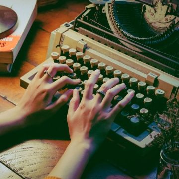 Chi è Elena Ferrante