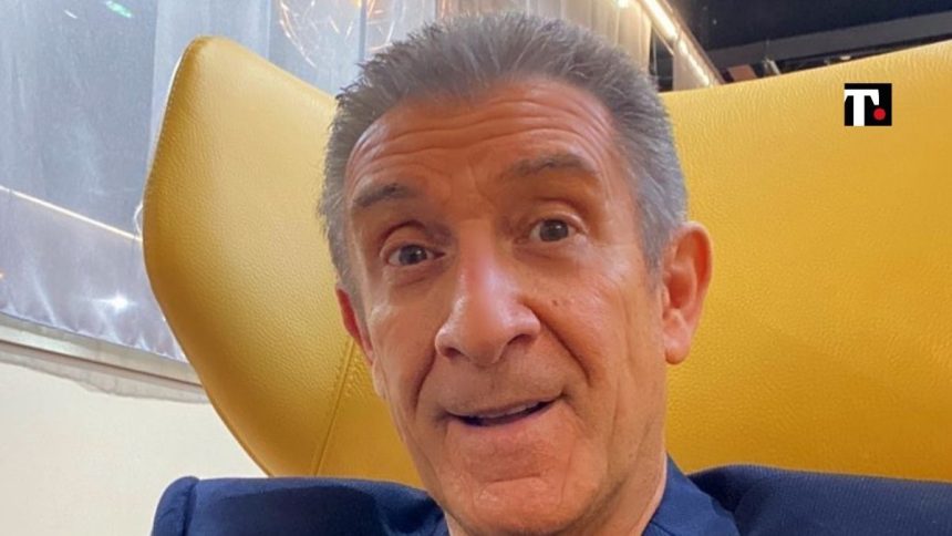 Chi è Ezio Greggio: fidanzata giovanissima, ex moglie, figli, carriera