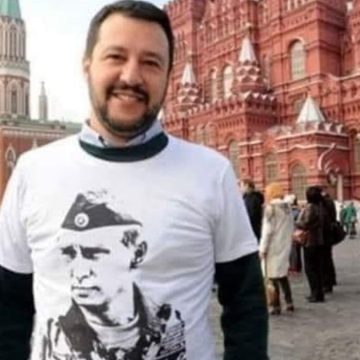 Salvini, Putin e la maglietta "rimossa"