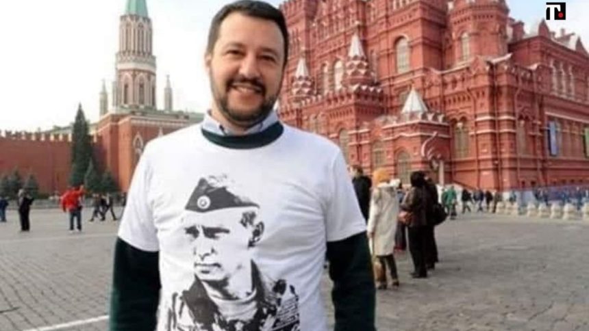 Salvini, Putin e la maglietta "rimossa"