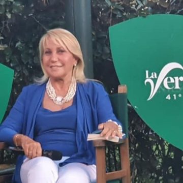 Chi è Evelina Flachi