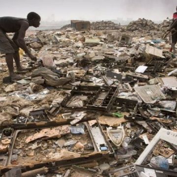L’Europa green continua ad usare l’Africa come sua discarica