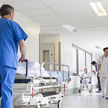 La sentenza che fa tremare i docenti universitari con lavori extra-moenia. E anche i medici
