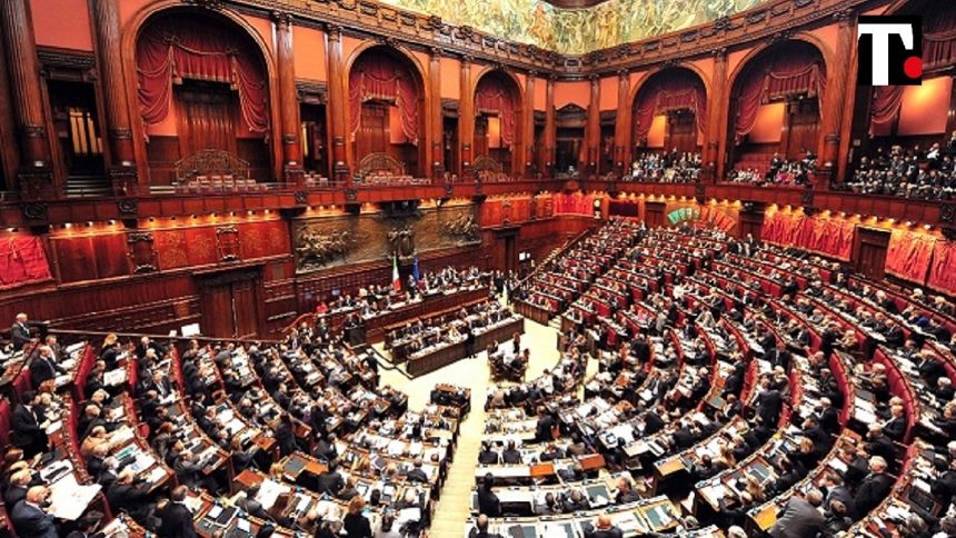 Crollo 5Stelle, Meloni triplicata: i seggi dei partiti con il Parlamento dimezzato