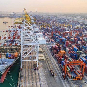 Infrastrutture e porti, così la Cina minaccia la sovranità di Italia ed Europa