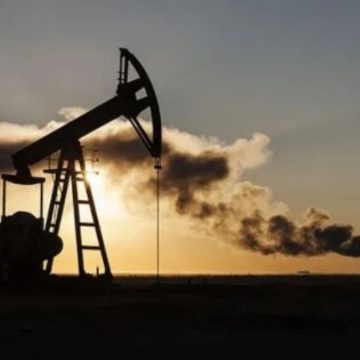 Petrolio e Italia Cop28 negli Emirati, Opec, petrolio, il gioco delle tre carte tra energia e green