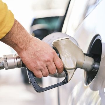 Carburante, prezzi in aumento