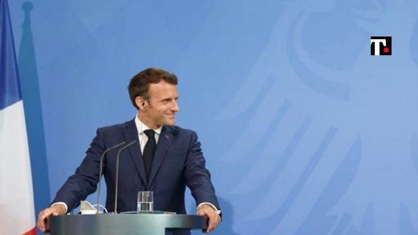Macron fa la voce grossa sull'atomica: quanto è grande il "bottone rosso" francese? Emmanuel Macron 10 cose da sapere
