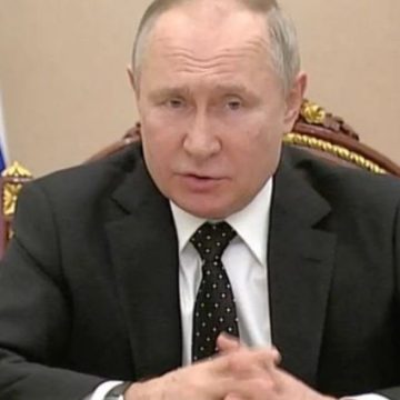 Putin ricercato crimini di guerra