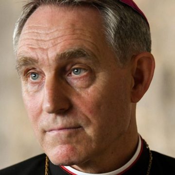 segretario del papa positivo