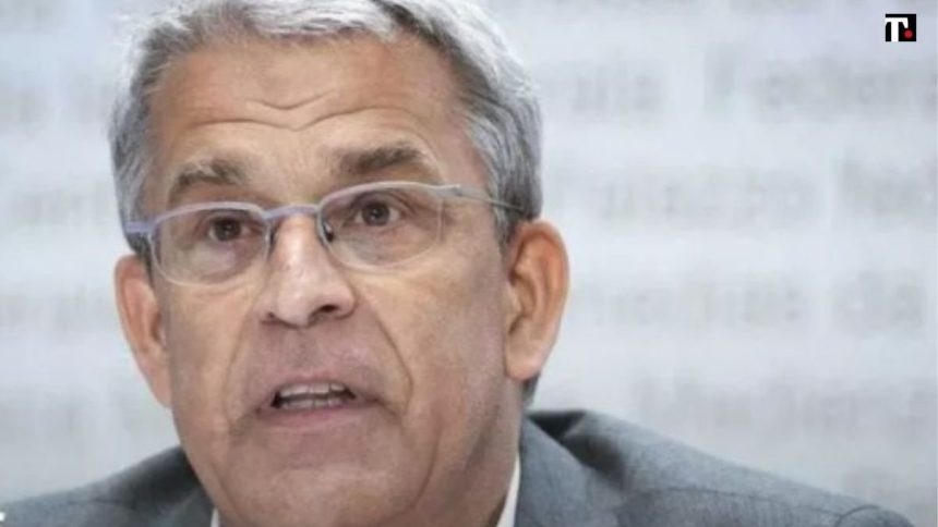 Zurigo, chi è il terrapiattista che ha rapito l'esperto di vaccini Zurigo, chi è il terrapiattista che ha rapito l'esperto di vaccini