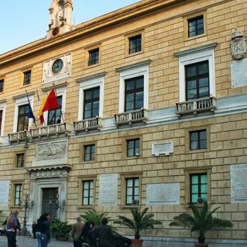 L’Italia in dissesto finanziario: 120 comuni e province in fallimento. Scarica il rapporto