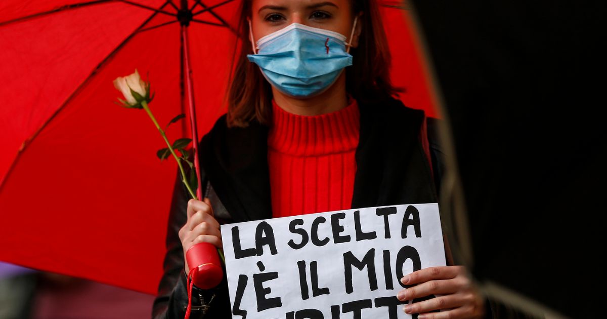 Niente dati, obiezioni e omissioni sull’aborto in Italia. Parla l’autrice del report