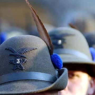 Di Alpini, Pascale, Briatore e altre aberrazioni mediatiche italiane