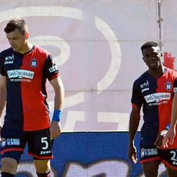Crotone, giocatori aggrediti