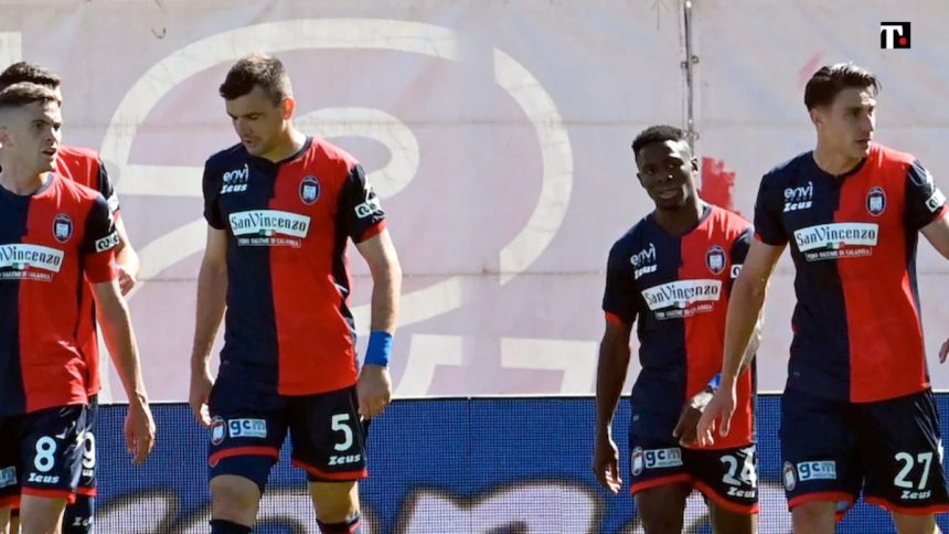 Crotone, giocatori aggrediti